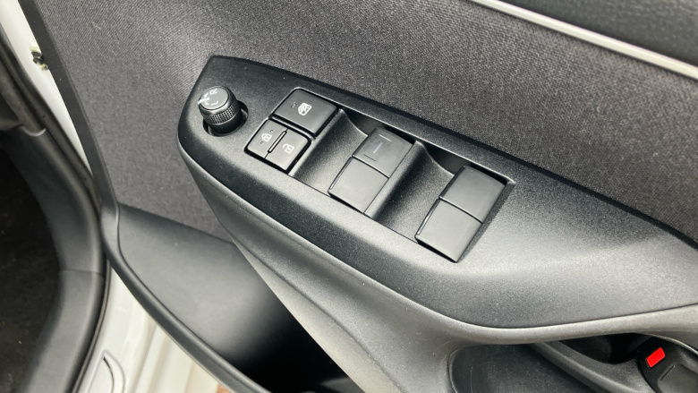 Toyota Yaris 1.5 Hybrid Design 5dr CVT Hybrid Hatchback